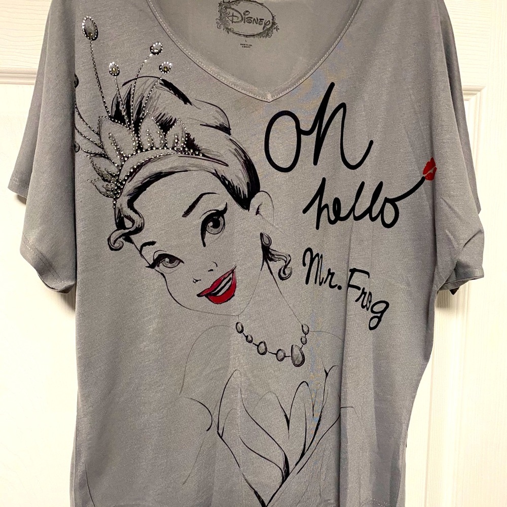 Disney’s Princess Tiana Women’s Large Grey Shirt